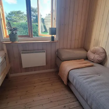 Tatil Evi Charming Summer House Close To The Sea Dronningmølle