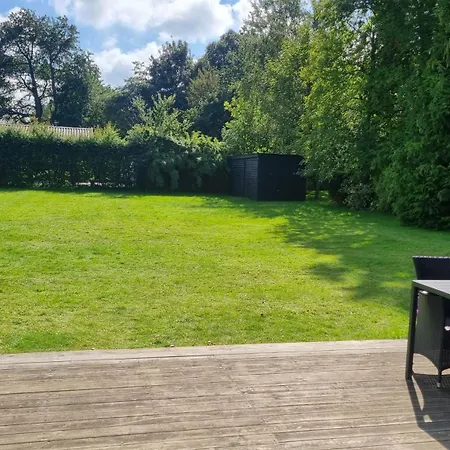 Charming Summer House Close To The Sea * Dronningmølle